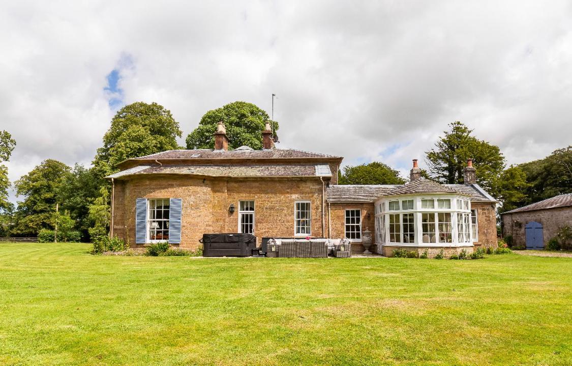 Private Room & Bathroom In Manor House Maybole Exterior photo